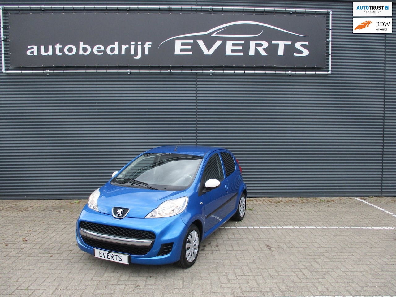 Peugeot 107 - 1.0-12V XS Airco 92385 Km met afgestempelde boekjes compleet speciale uitvoering nu scherp - AutoWereld.nl