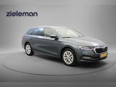 Skoda Octavia Combi - 1.0 TSI Style - Digitaal Cockpit, Carplay, Stoelverw. Keyless, Stoelverw. Trekhaak