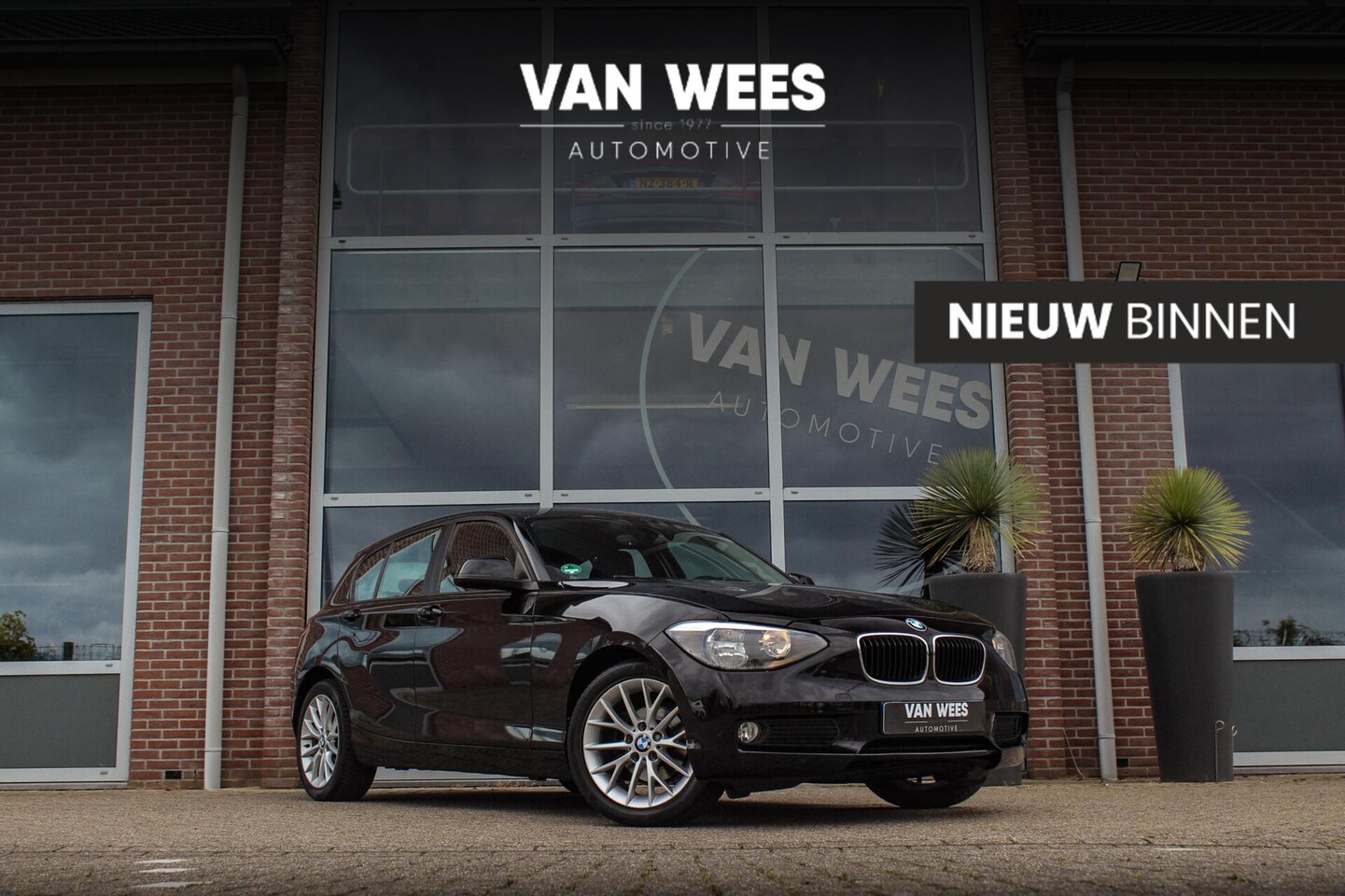 BMW 1-serie - 116i Business | Sportstuur | Stoelverwarming | Radio Professional | Zichtpakket | PDC | Mi - AutoWereld.nl