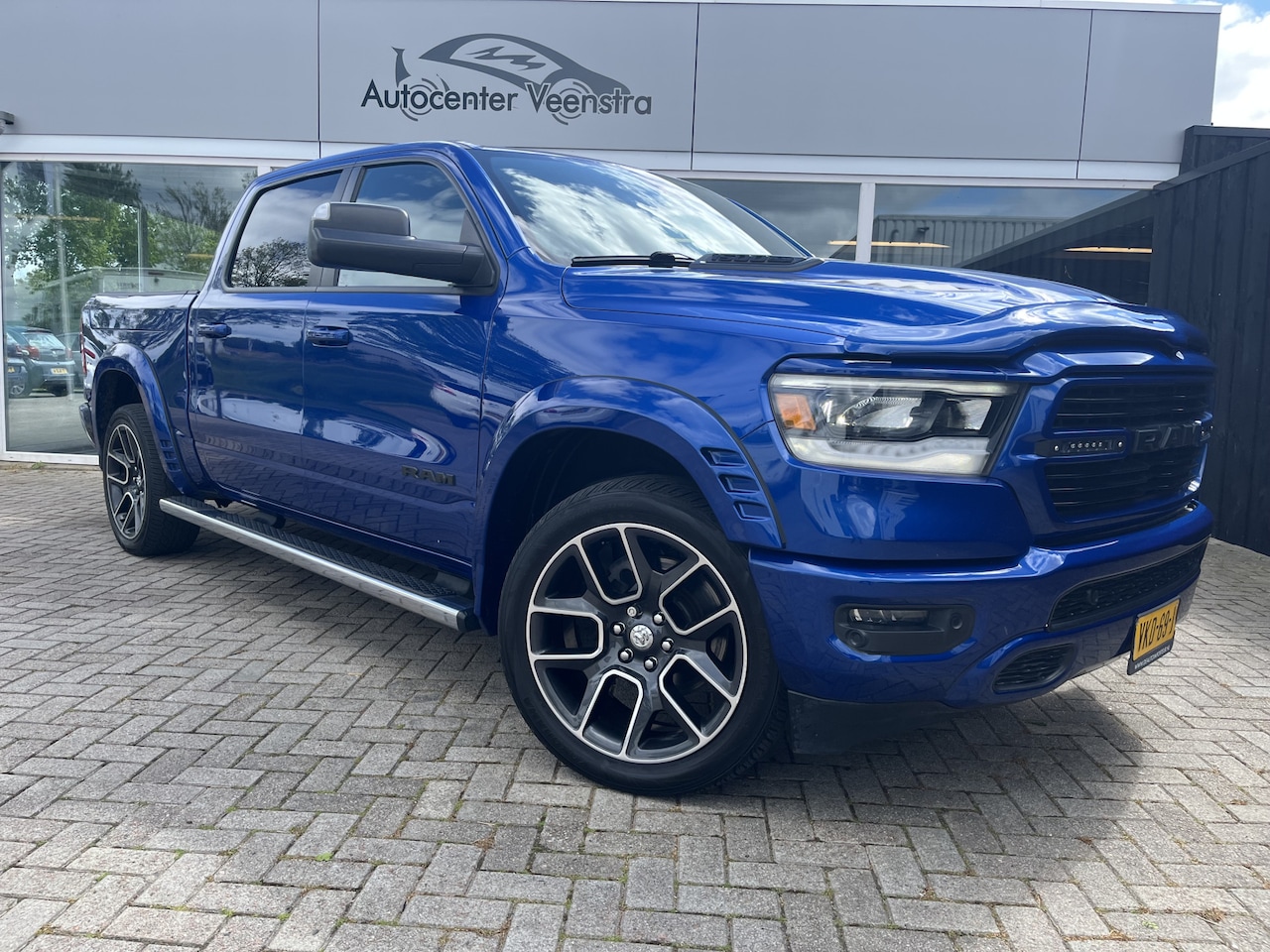 Dodge Ram 1500 - 5.7 V8 4x4 Crew Cab Laramie Sport / Camera / Led / Leer / Clima /Stoel-stuur verwarming / - AutoWereld.nl