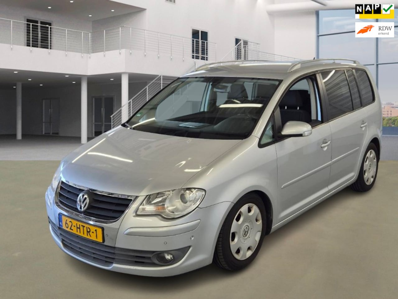 Volkswagen Touran - 1.4 TSI Comfortline|7PERS|AUT|PSENSOR|TREKHAAK|AIRCO|CRUISE|BOEKJES|2XSLEUTELS - AutoWereld.nl