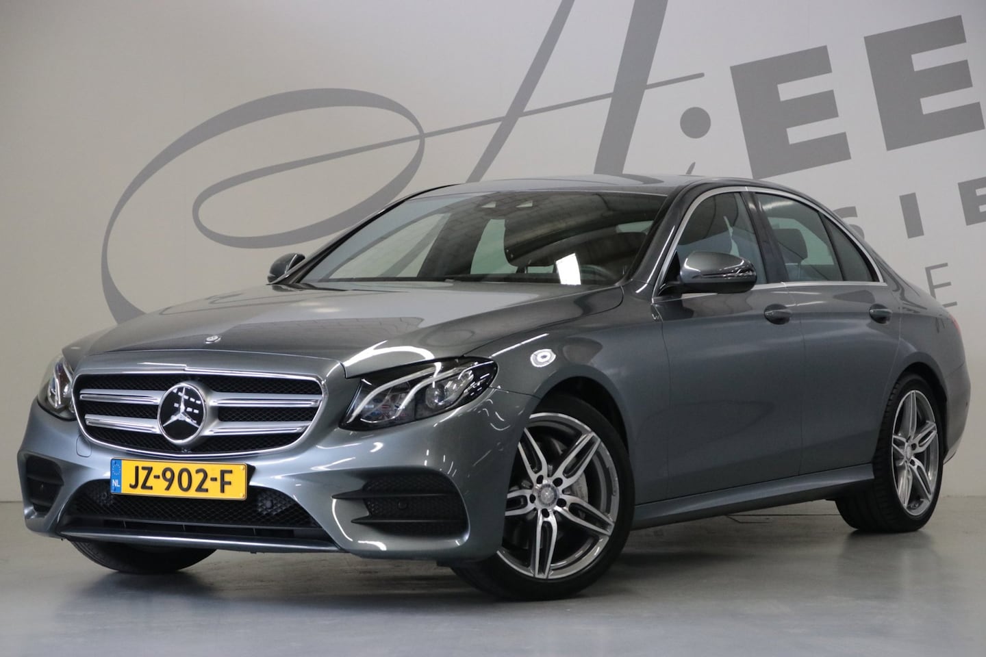 Mercedes-Benz E-klasse - 200 Apple carplay/AMG-styling/NAP/Origineel NL - AutoWereld.nl