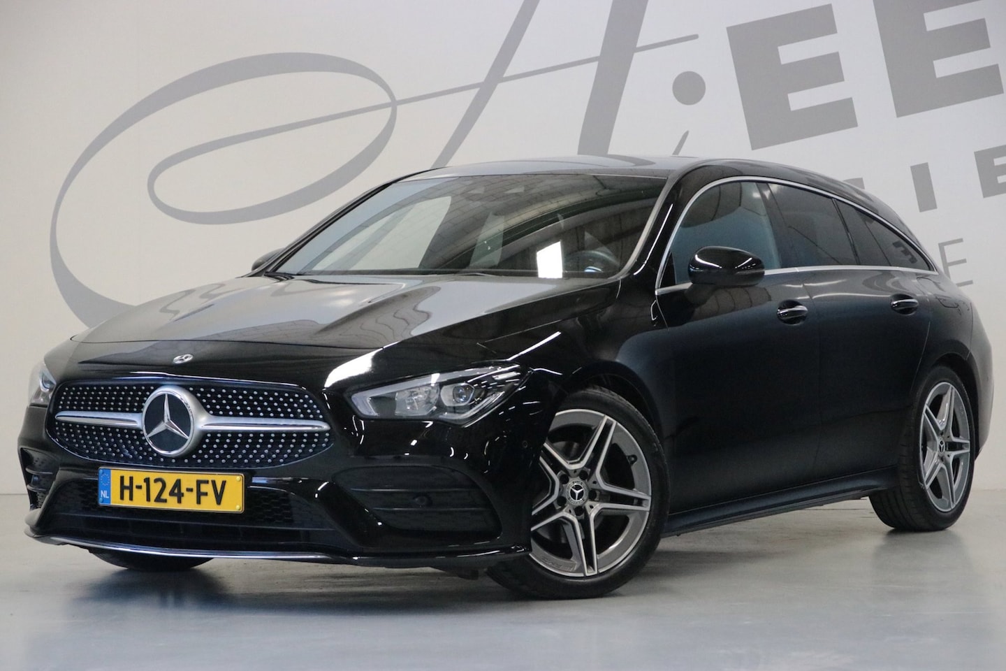 Mercedes-Benz CLA-klasse Shooting Brake - 180 Apple carplay/ AMG-styling/ NAP/ Origineel NL - AutoWereld.nl