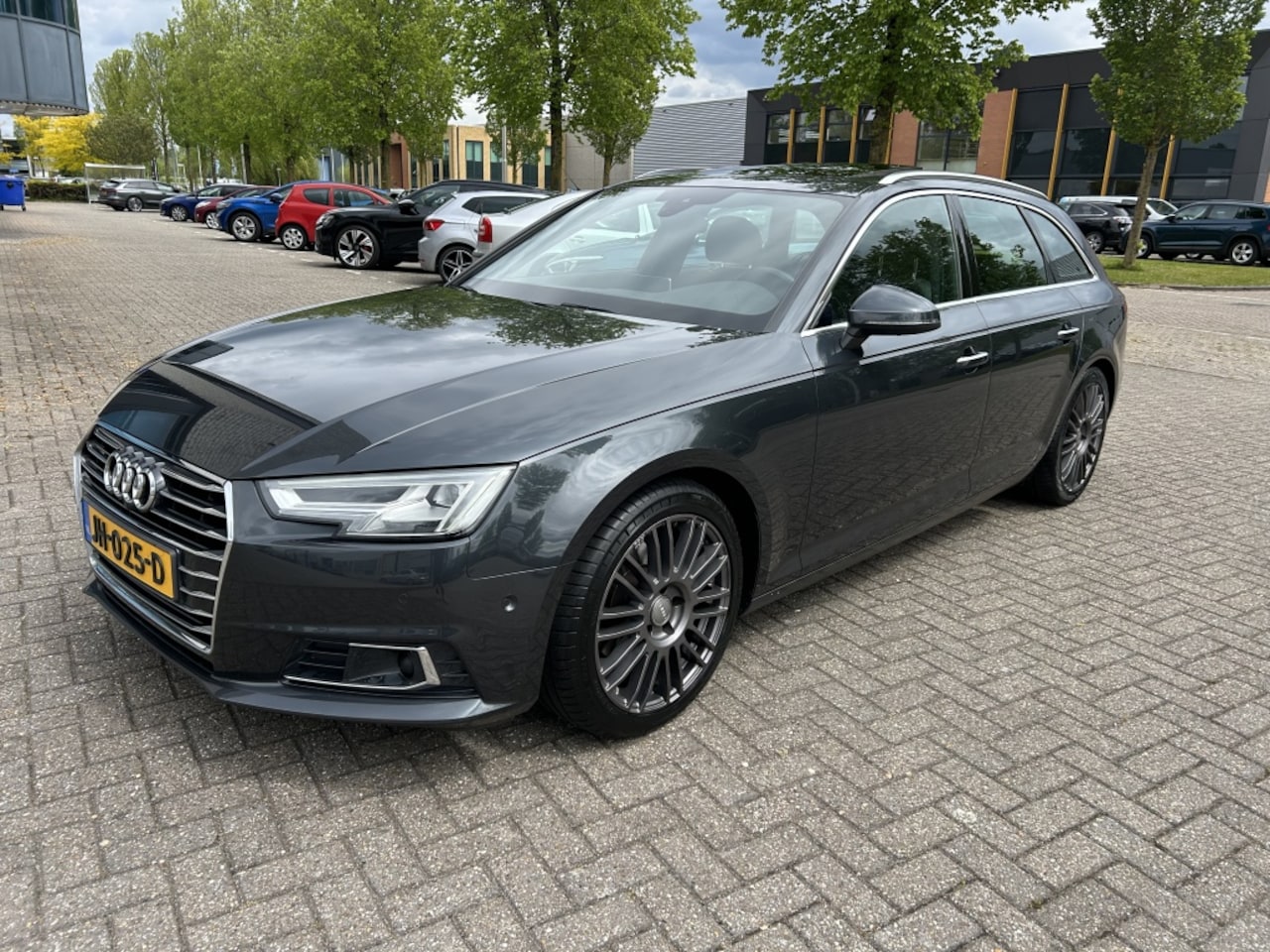 Audi A4 Avant - 2.0 TFSI ultra Sport Pro L. PANO VIRTUAL TRHK. - AutoWereld.nl