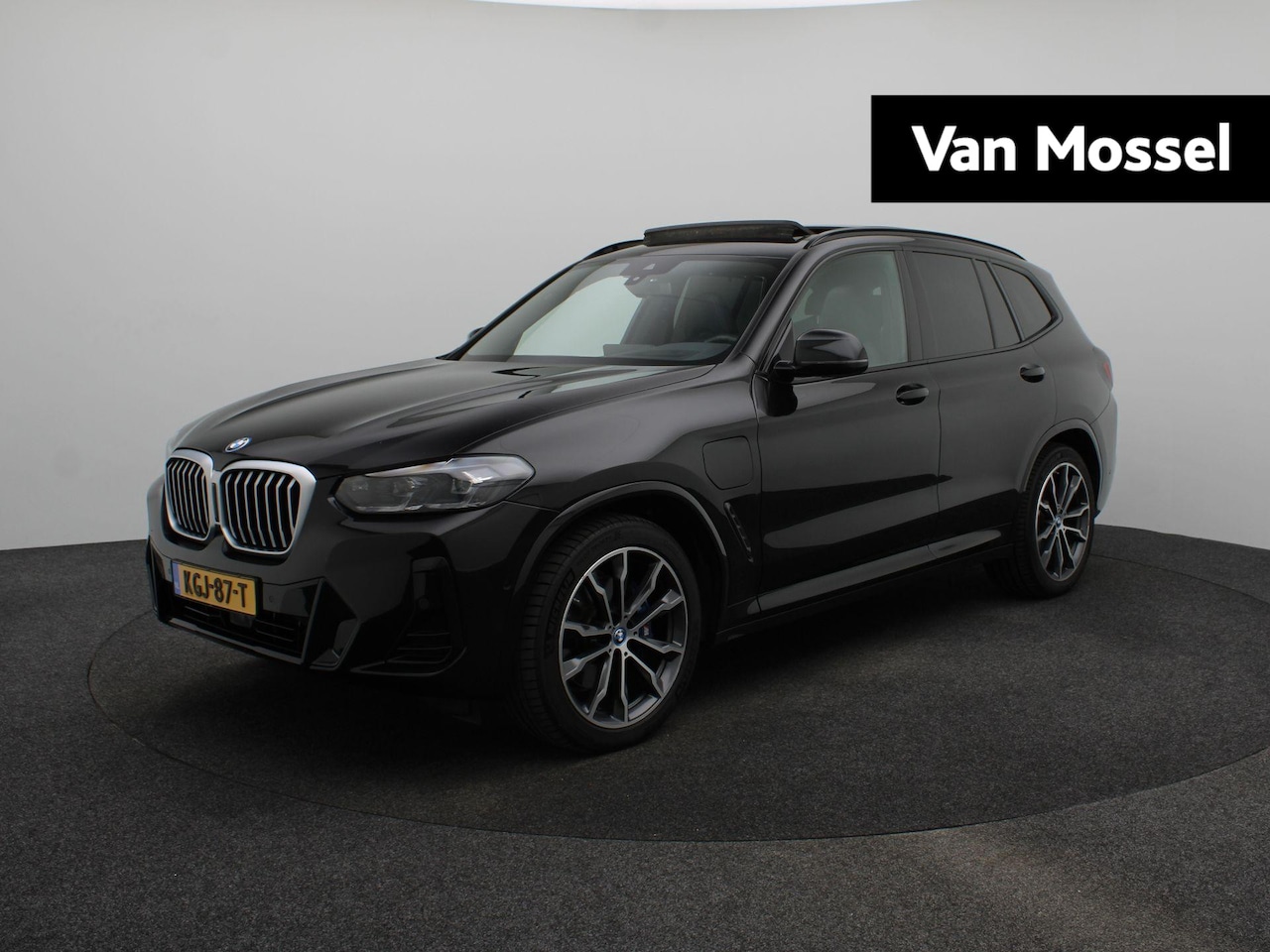 BMW X3 - xDrive30e High Executive Automaat | M-Sport plus Pack |Heads up display | All Season Bande - AutoWereld.nl