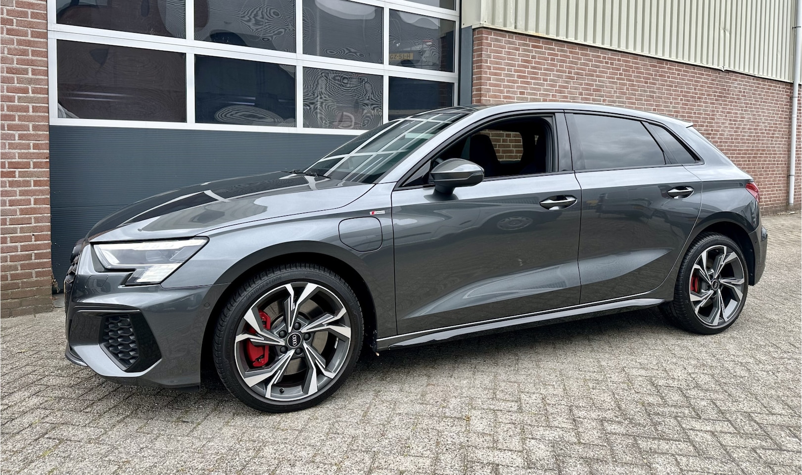 Audi A3 Sportback - 45 TFSI e S-Line edition Comp. Leder/Alcantara,Matrix,Stoelverw,El klep,28950incl btw - AutoWereld.nl