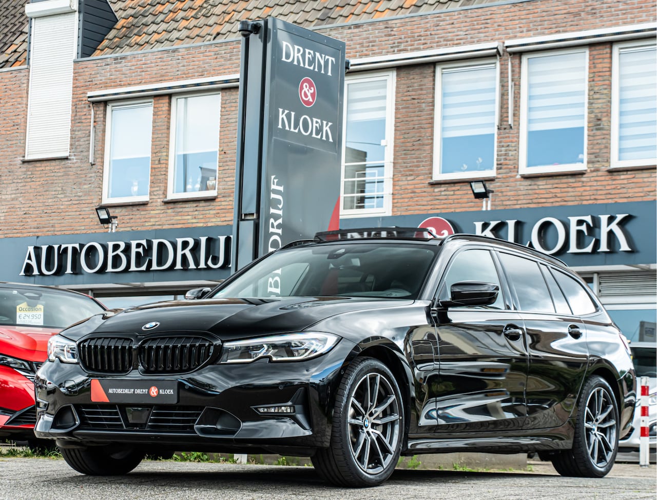 BMW 3-serie Touring - 330e High Exe PANO LASER HARMAN KARDON SHADOW LINE M-SPORT - AutoWereld.nl