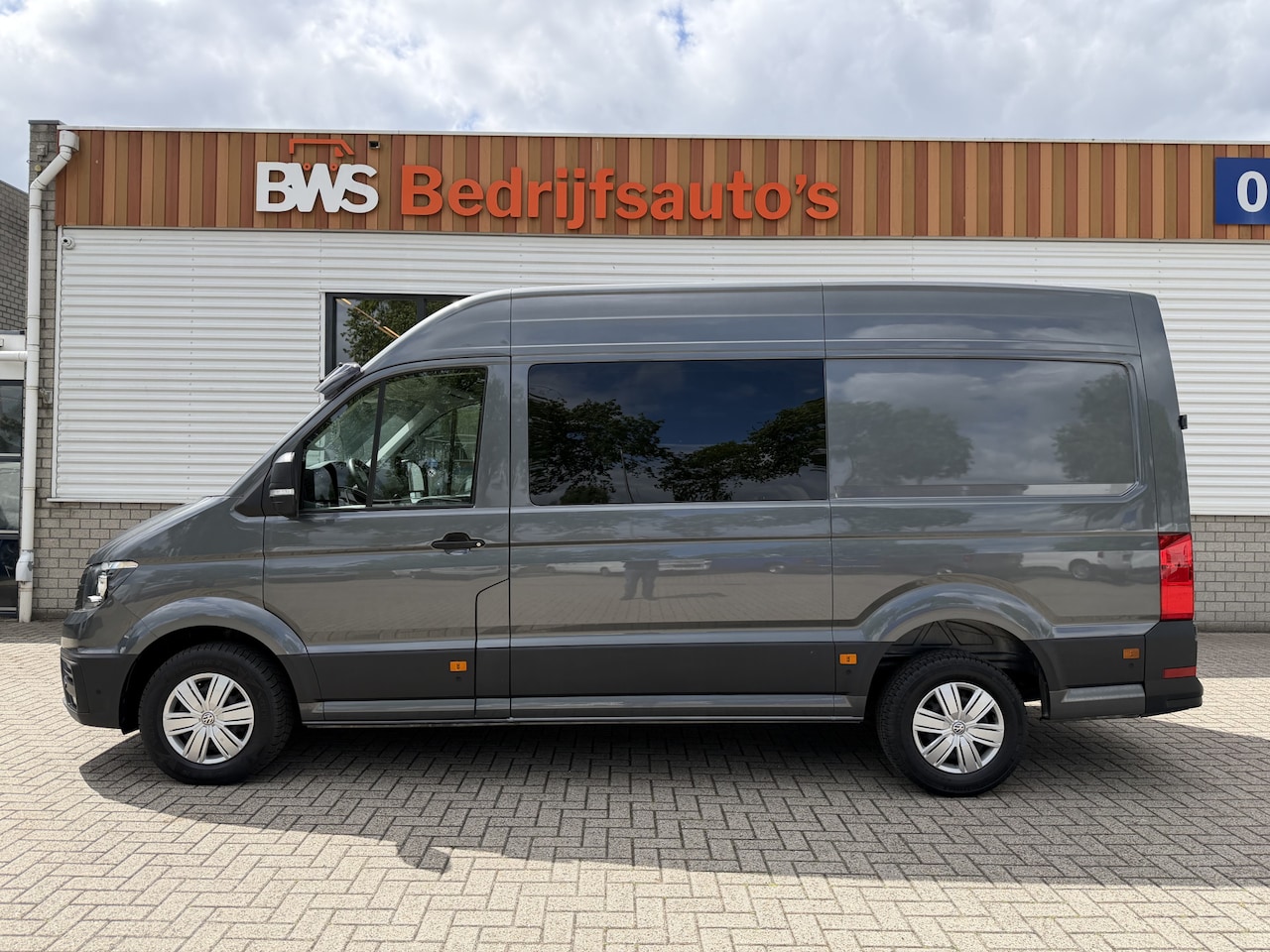 Volkswagen Crafter - 35 2.0 TDI 177pk L3H3 ( L2H2 ) DC 6 persoons Comfortline / euro 6 / bpm vrij / vaste prijs - AutoWereld.nl