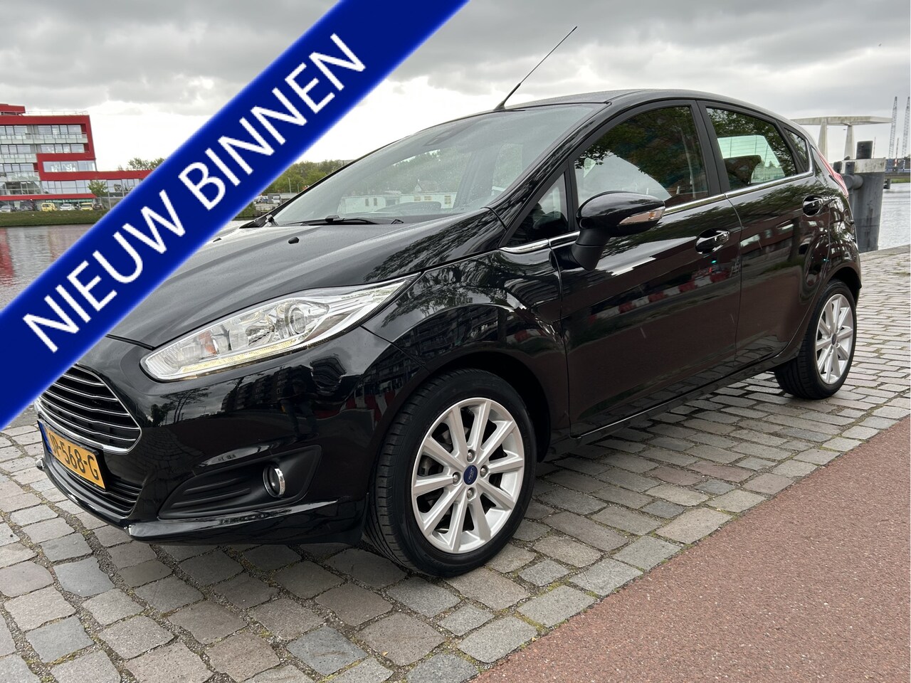 Ford Fiesta - 1.0 Titanium 5 Deurs Navigatie Airco/ecc - AutoWereld.nl