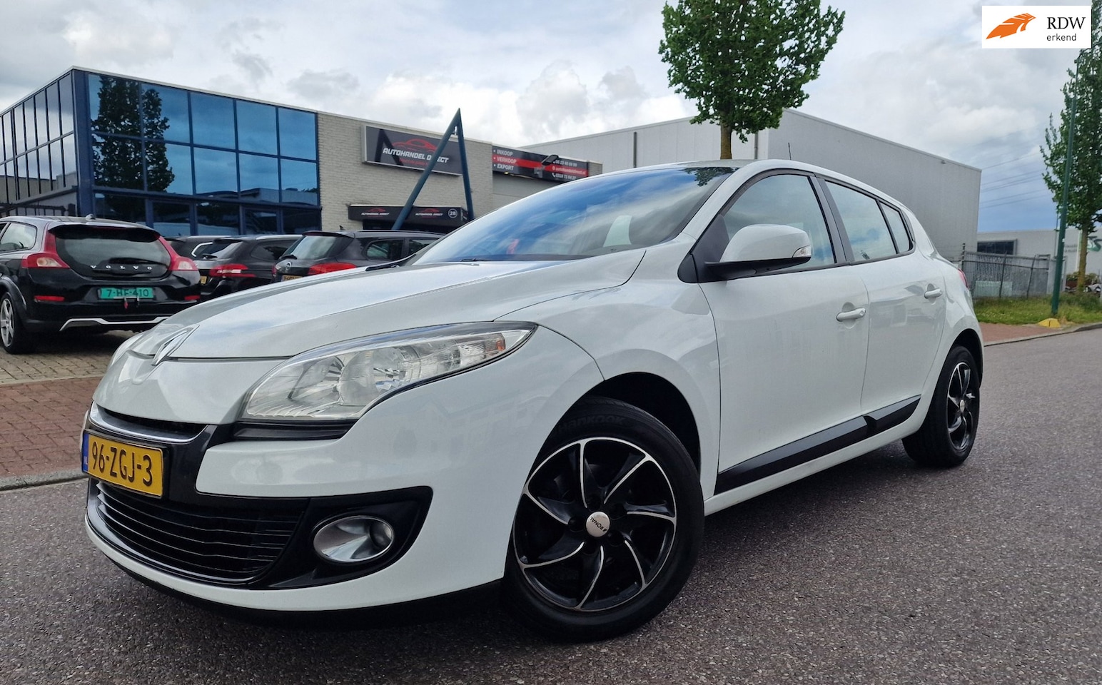Renault Mégane - 1.5 dCi Expression NAVI PSENSOR CRUISE 2 X SLEUTELS - AutoWereld.nl
