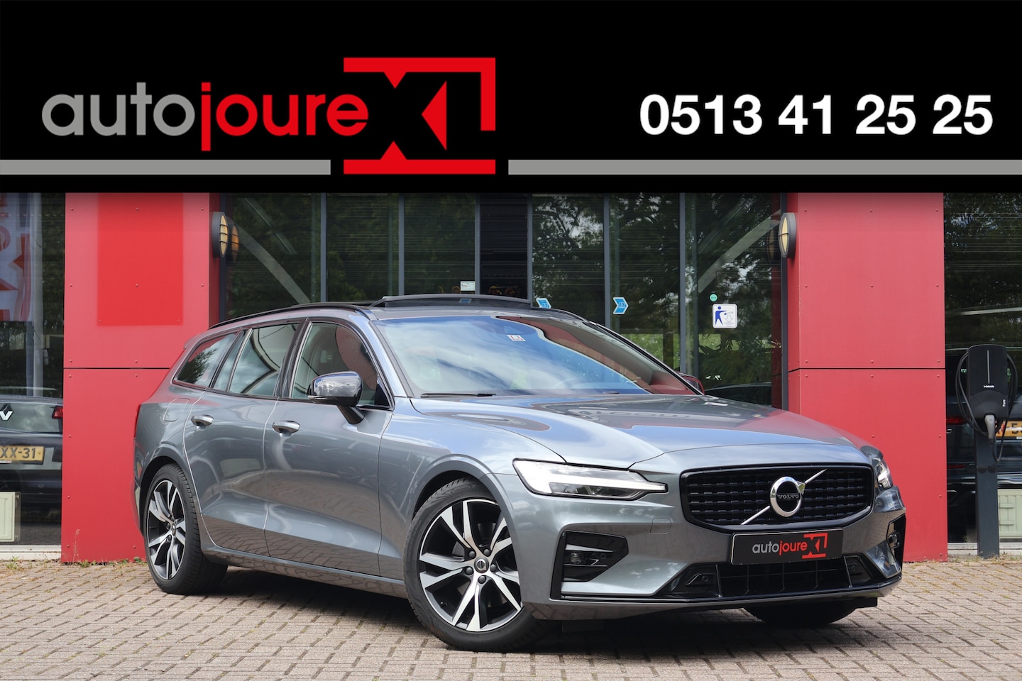 Volvo V60 - 2.0 B3 R-Design | Origineel NL | Panoramadak | ACC | Harman/Kardon | Camera | Trekhaak | - AutoWereld.nl