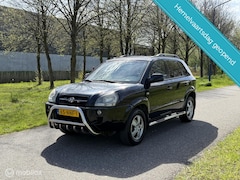 Hyundai Tucson - 2.0i Active*LEDER*STOELVERWARMING*TREKHAAK