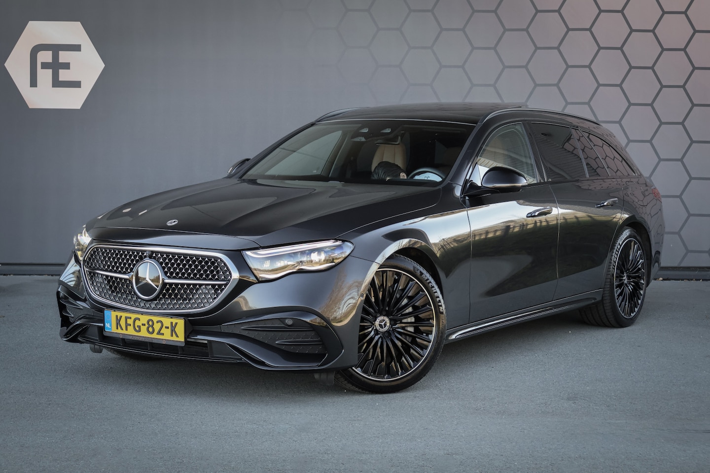 Mercedes-Benz E-klasse Estate - 300 e AMG Line | AIRMATIC | BURMESTER 4D | HYPERSCREEN | ADAPTIVE | STOELVERWARMING & VERK - AutoWereld.nl