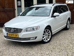 Volvo V70 - 2.0 T4 Automaat Dynamic Edition met Trekhaak, Dealeronderhouden