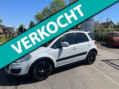 Suzuki SX4 - 1.6 Executive // Trekhaak // Door ons onderhouden SX4 // All-season banden // Stootlijst /