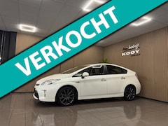 Toyota Prius - 1.8 Plug-in Executive Business * Navigatie / Camera / Leder / Xenon / NL Auto