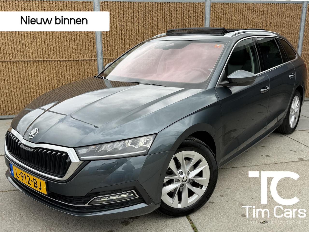 Skoda Octavia Combi - 1.0 e-TSI Business Edition Plus Automaat | Panoramadak | Half leer/alcantara | Stoelverwar - AutoWereld.nl