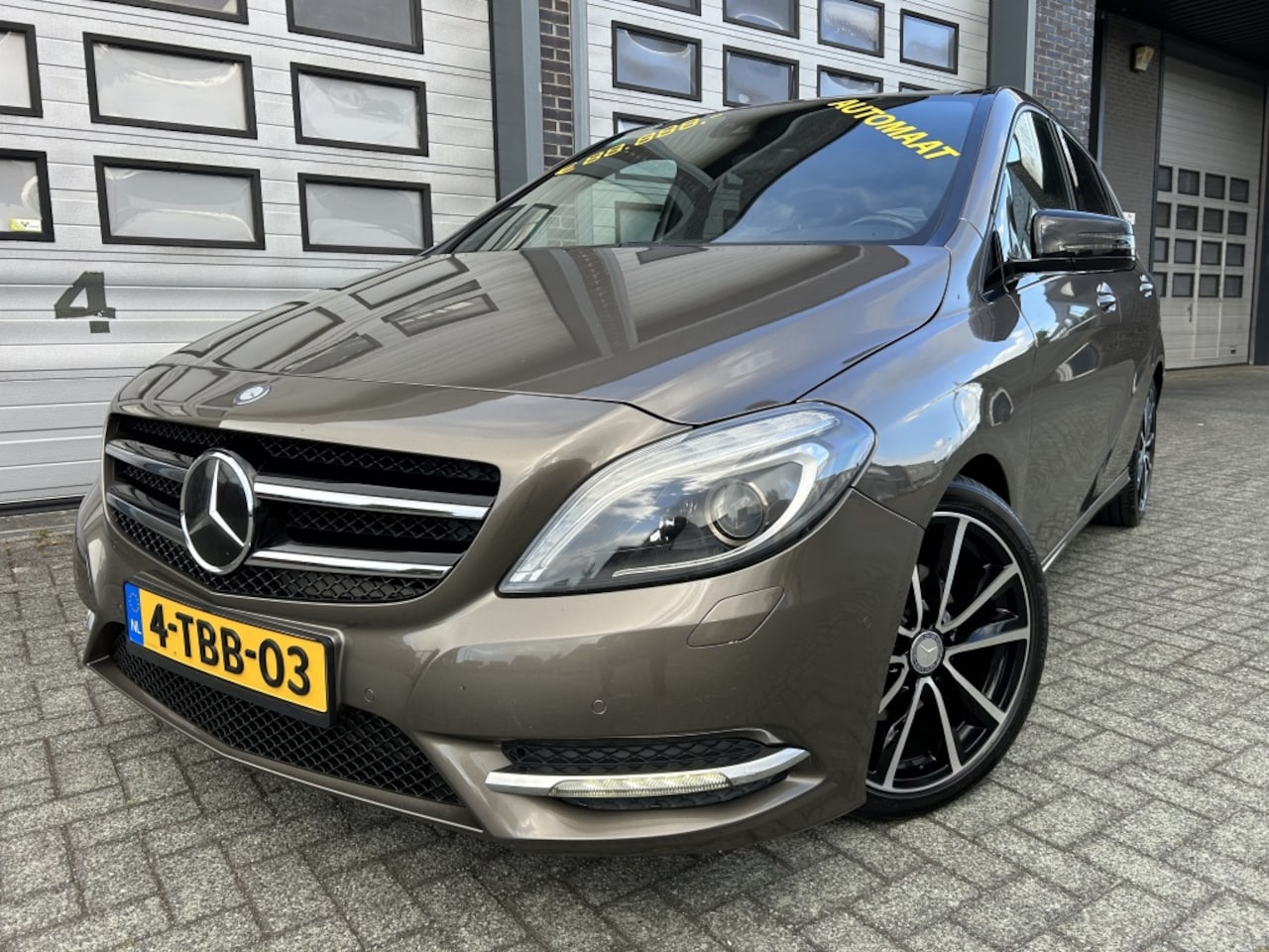 Mercedes-Benz B-klasse - 200 Ambition Automaat*Leder*Pano TOPstaat! - AutoWereld.nl