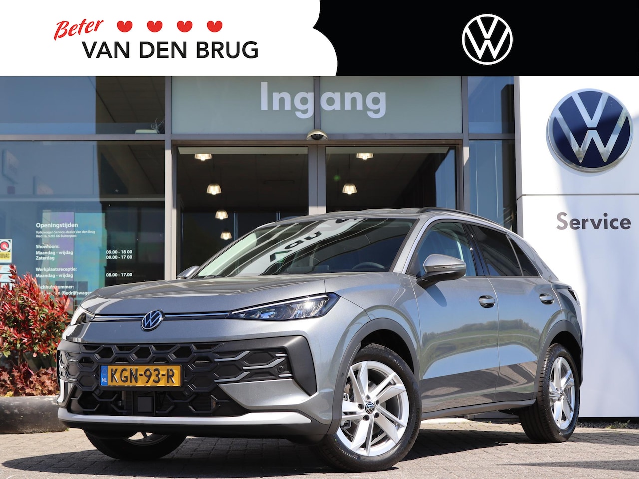 Volkswagen T-Roc - 1.5 eTsi 116 pk Life First Edition | Trekhaak | Torino 18" LM  | Comfort pakket | Multimed - AutoWereld.nl