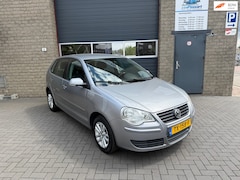 Volkswagen Polo - 1.4-16V Trendline