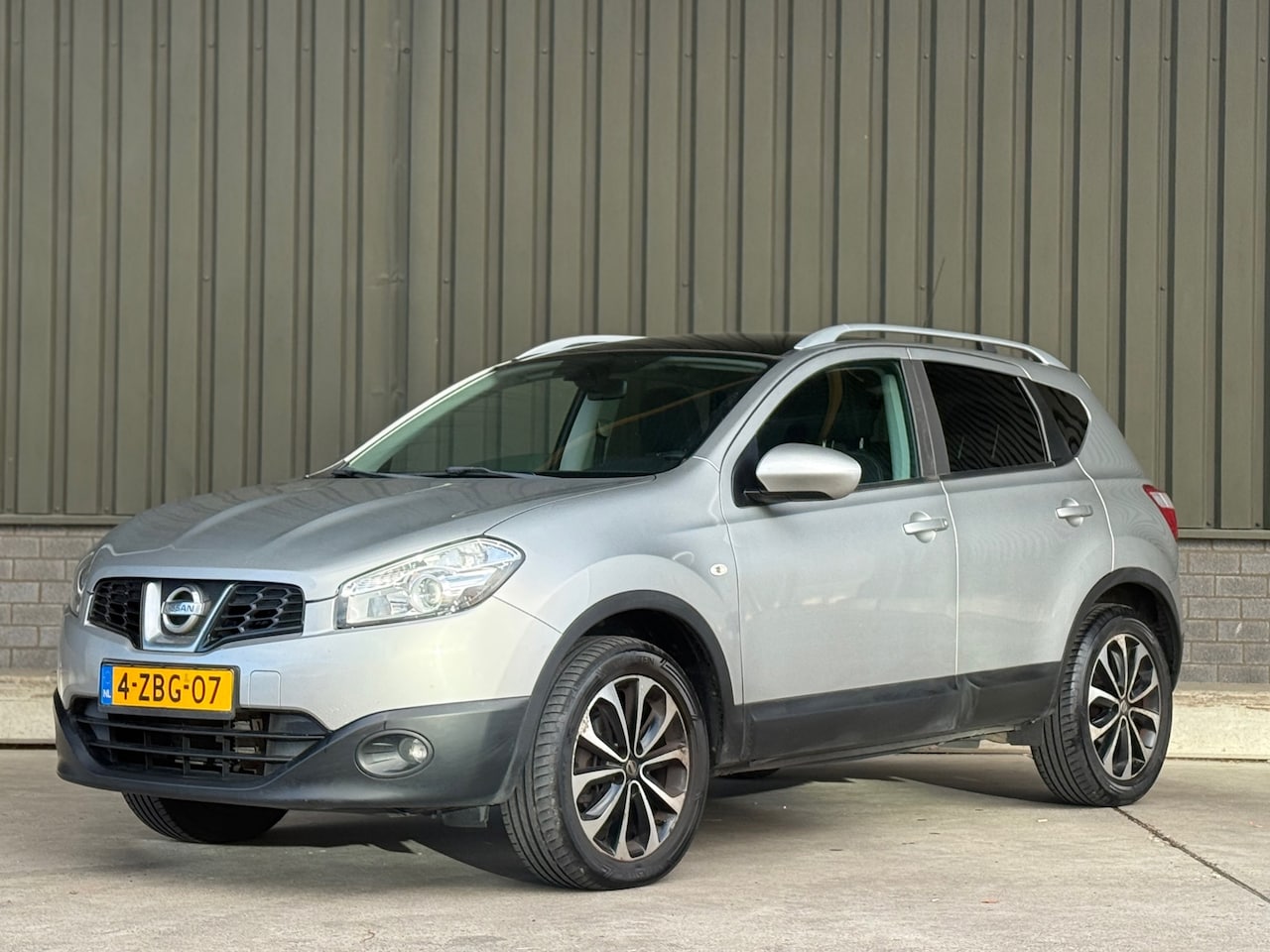 Nissan Qashqai - 1.6 Tech View / APK / Automaat / Pano - AutoWereld.nl