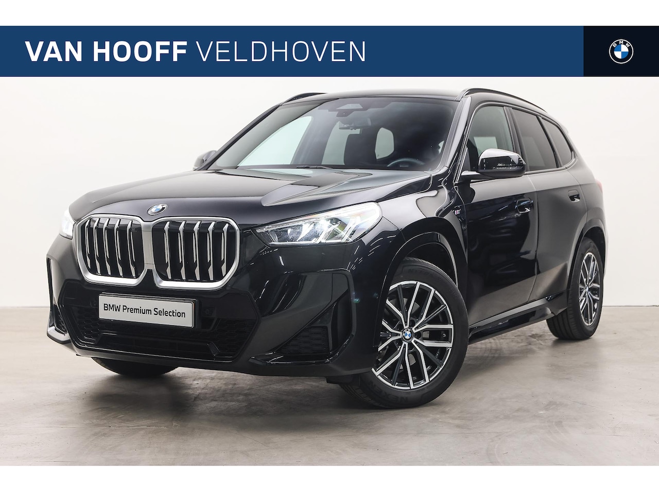 BMW X1 - sDrive20i M Sport Automaat / Trekhaak / Achteruitrijcamera / Sportstoelen / M Adaptief ond - AutoWereld.nl
