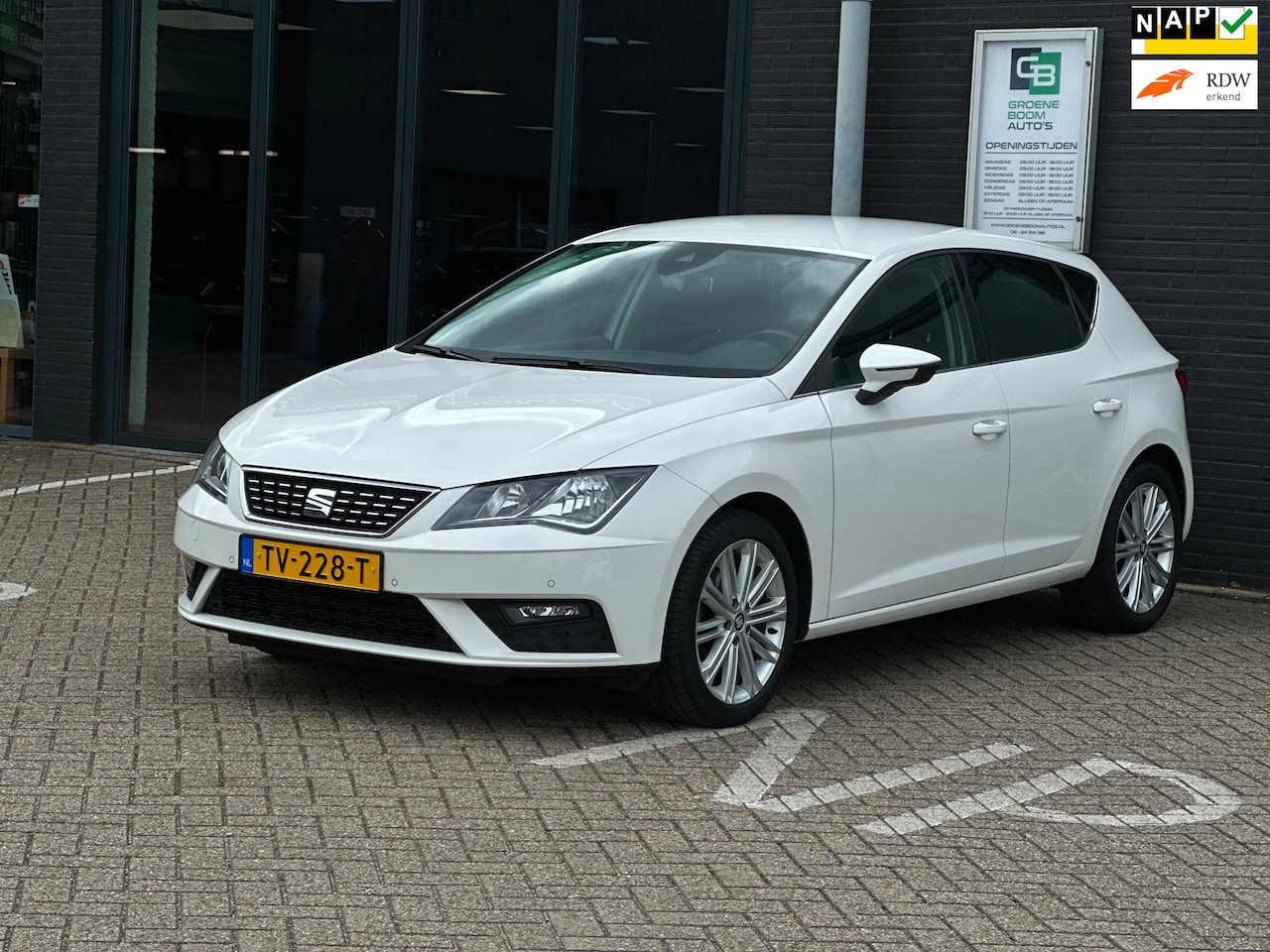 SEAT Leon - 1.5 TSI Xcellence Business Intense/150-PK/CARPLAY/NAVI/NL-AUTO NAP!! - AutoWereld.nl