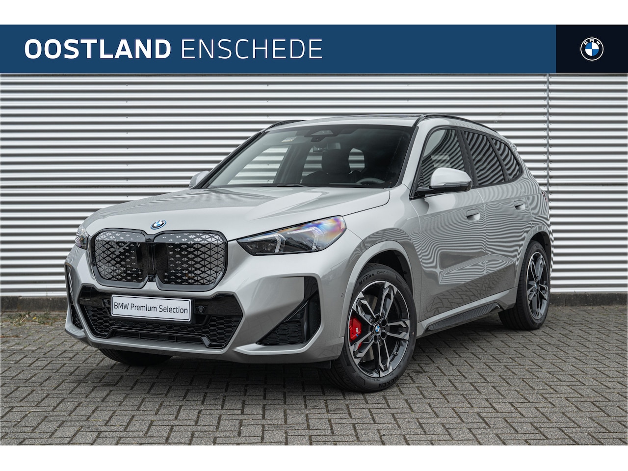 BMW iX1 - eDrive20 M Sport / Trekhaak / Panoramadak / Sportstoelen / Comfort Access / Adaptieve LED - AutoWereld.nl
