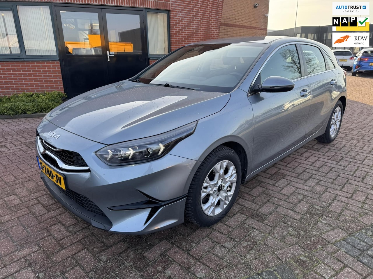 Kia Cee'd - Ceed 1.5 T-GDi DynamicLine FULL LED - AutoWereld.nl