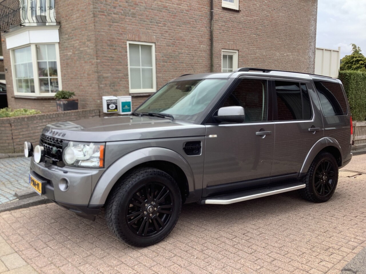 Land Rover Discovery - 3.0 TDV6 HSE apk 6-2027 grijs kenteken - AutoWereld.nl