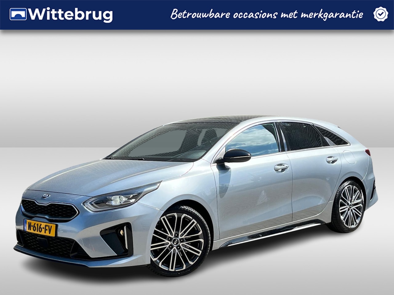 Kia Pro cee'd - 1.5 T-GDI GT-PlusLine / Pano / Navigatie / Dodehoek herkenning / JBL sound / Camera / Park - AutoWereld.nl