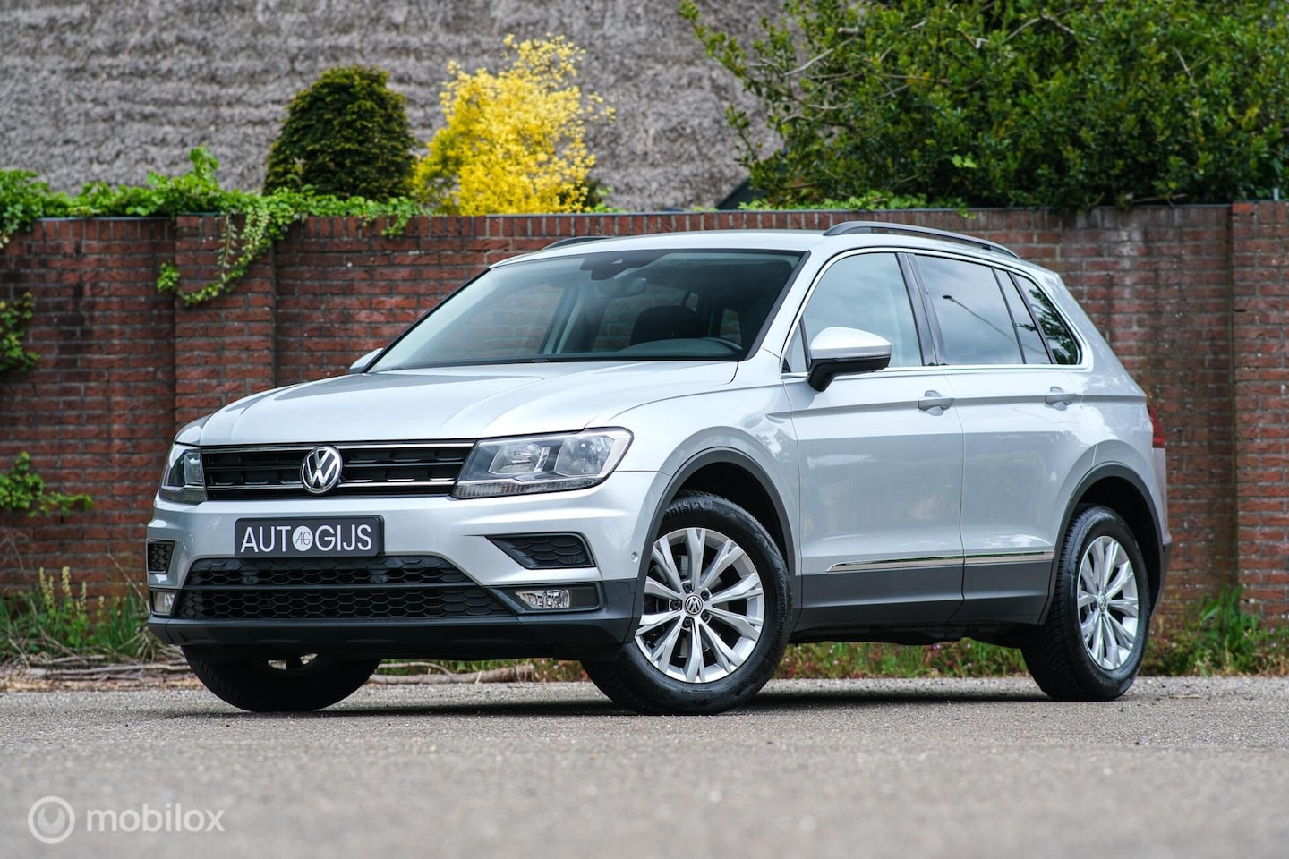 Volkswagen Tiguan - 1.4 TSI 4Motion | Trekhaak | Camera | Stoel + Stuurwiel verwarming | Adaptive cruise | Aut - AutoWereld.nl