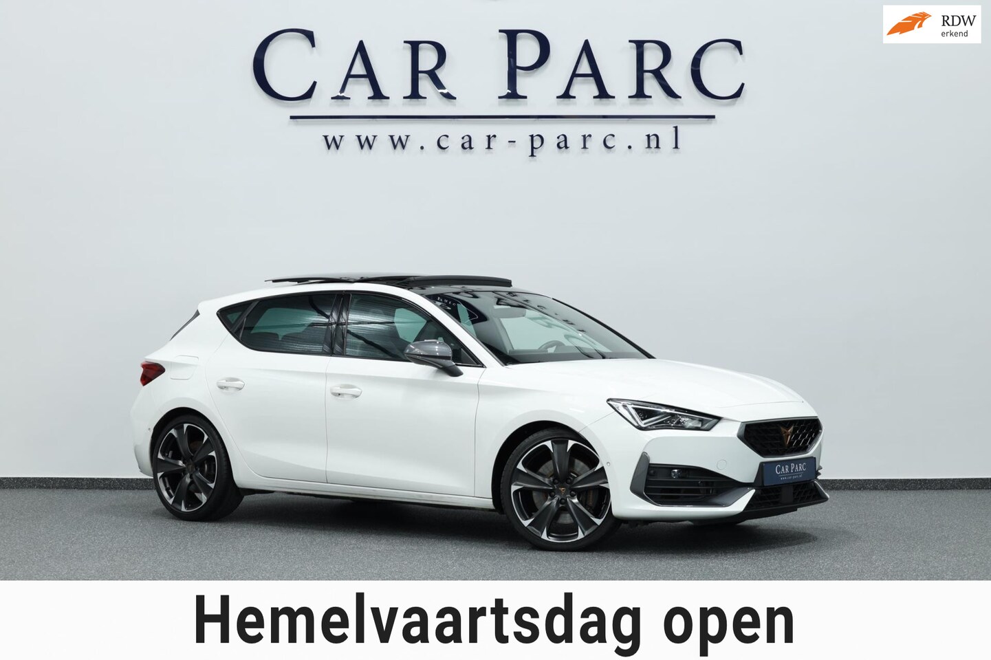 CUPRA Leon - 2.0 TSI VZ 300+PK LED/VIRTUAL/SFEER/PANO/HALF LEER+S.VERWARMING/19"/CAM/ACC/ECC/12 MDN GAR - AutoWereld.nl