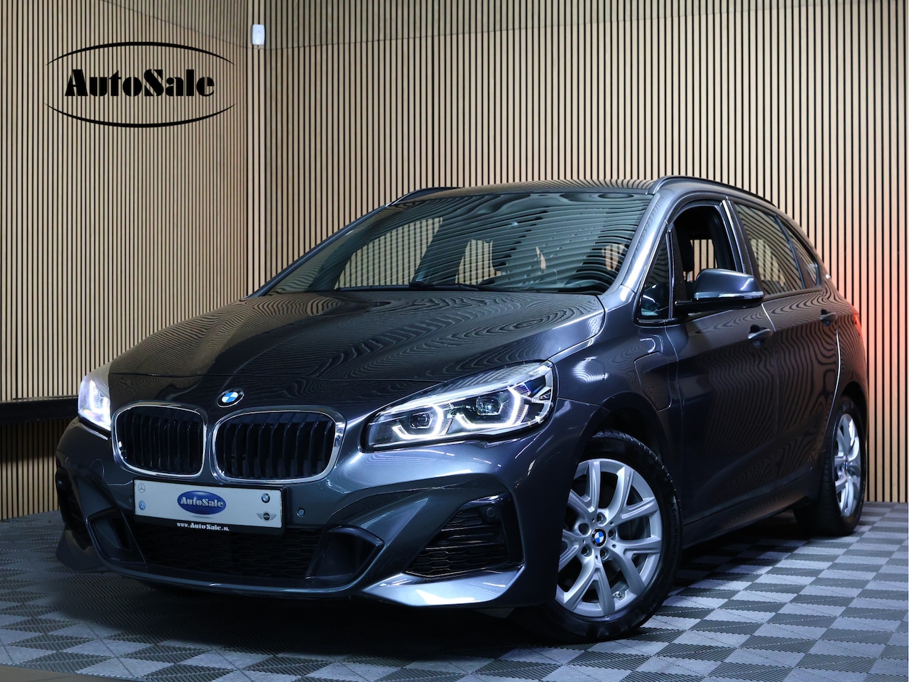 BMW 2-serie Active Tourer - 225xe iPerformance M SPORT E-Dr High Executive NAVI HEADUP PDC CRUISE STOELVW "18 - AutoWereld.nl
