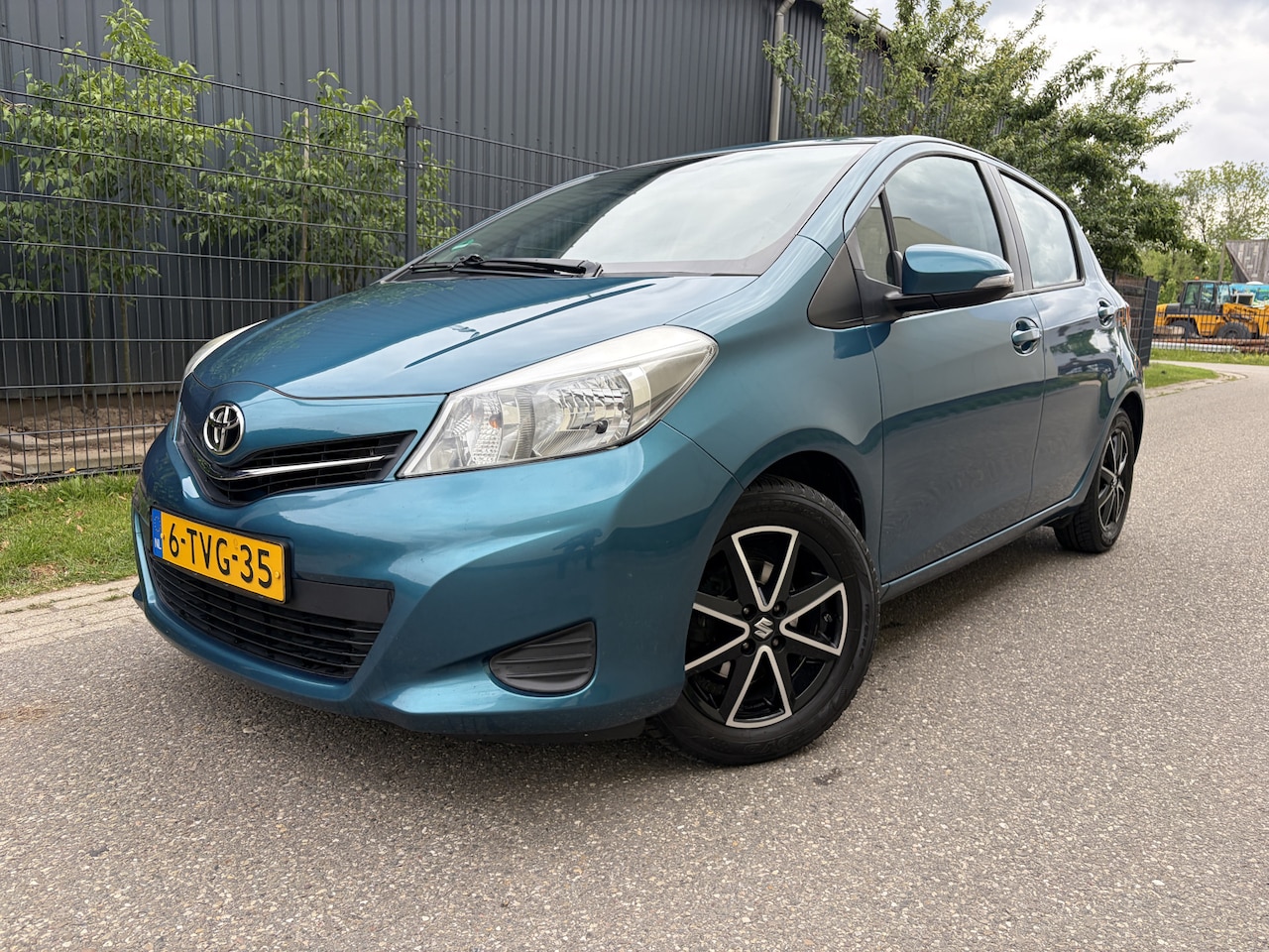 Toyota Yaris - 1.3 VVT-i Executive / AUTOMAAT / NAVI / ECC / CRUISE / CAMERA / 128dkm! - AutoWereld.nl