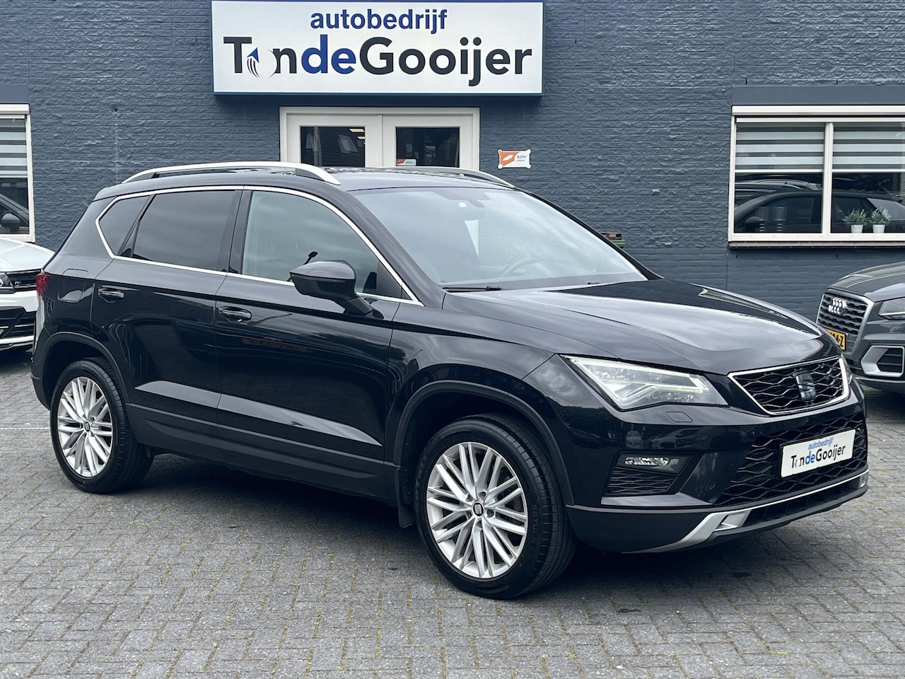 SEAT Ateca - 2.0 TSi DSG FR 4DRIVE | LEER | CAMERA | EL. TREKHAAK | 1.900 KG TREKGEWICHT!! | - AutoWereld.nl