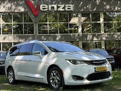 Chrysler Pacifica - 3.6 V6 Limited Stow & Go