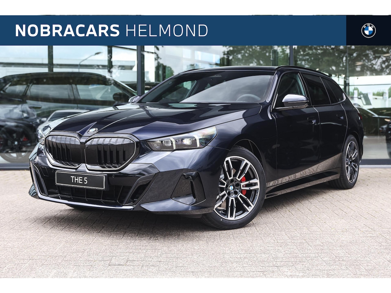 BMW 5-serie Touring - 520i M Sport Automaat / Trekhaak / Parking Assistant Plus / Adaptieve LED / Stoelverwarmin - AutoWereld.nl