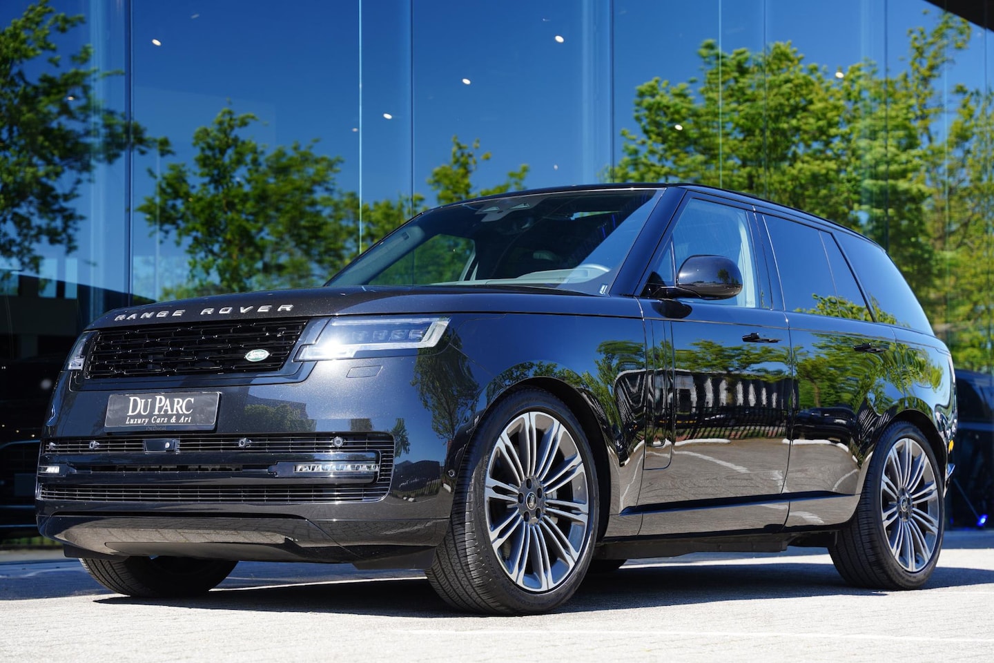 Land Rover Range Rover - P 440 SE Zwart Leder / 23 Inch / Panoramadak - AutoWereld.nl