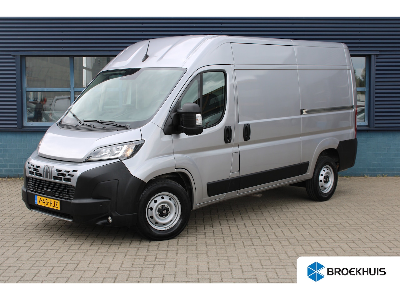 Fiat Ducato - L2H2 3.5T 2.2 MultiJet 180 PK AUTOMAAT 2X SCHUIFDEUR | 10" SCHERM + NAVI + DRAADLOOS CARPL - AutoWereld.nl