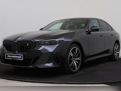 BMW i5 - eDrive40 M Sport / Panoramadak / Trekhaak / Comfortstoelen / Parking Assistant Plus / Adap
