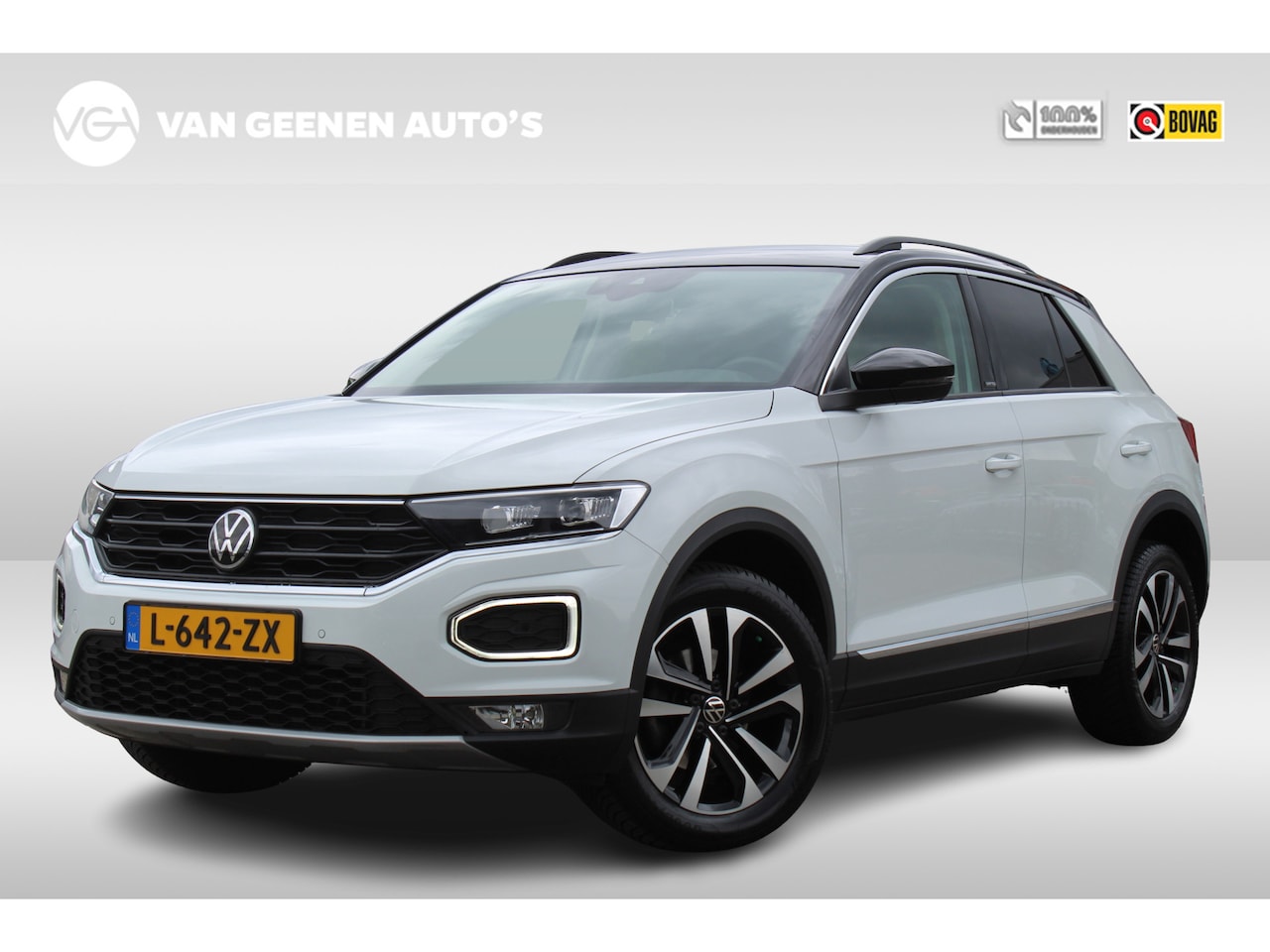Volkswagen T-Roc - 1.5 TSI 150Pk Automaat United | Trekhaak | Stoelverwarming - AutoWereld.nl
