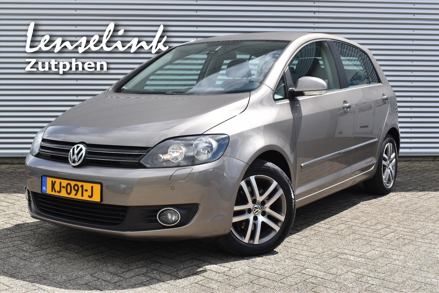 Volkswagen Golf Plus - 1.4 TSI DSG7 Highline | Stoel verw. | PDC | Cruise control | Bluetooth | Navi | Trekhaak | - AutoWereld.nl