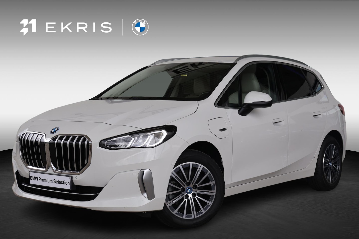 BMW 2-serie Active Tourer - 225e xDrive | Trekhaak Elektrisch | Elektrisch verstelbare leder stoelen met geheugen | Ca - AutoWereld.nl
