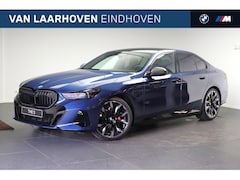 BMW 5-serie - 530e M Sport Automaat / Panoramadak / Trekhaak / Bowers & Wilkins / M Multifunctionele Sto