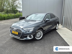 Audi A3 Limousine - 30 TFSI Business edition 110Pk DSG/AUTO | Achteruitrijcamera | Parkeer assistent | Navigat