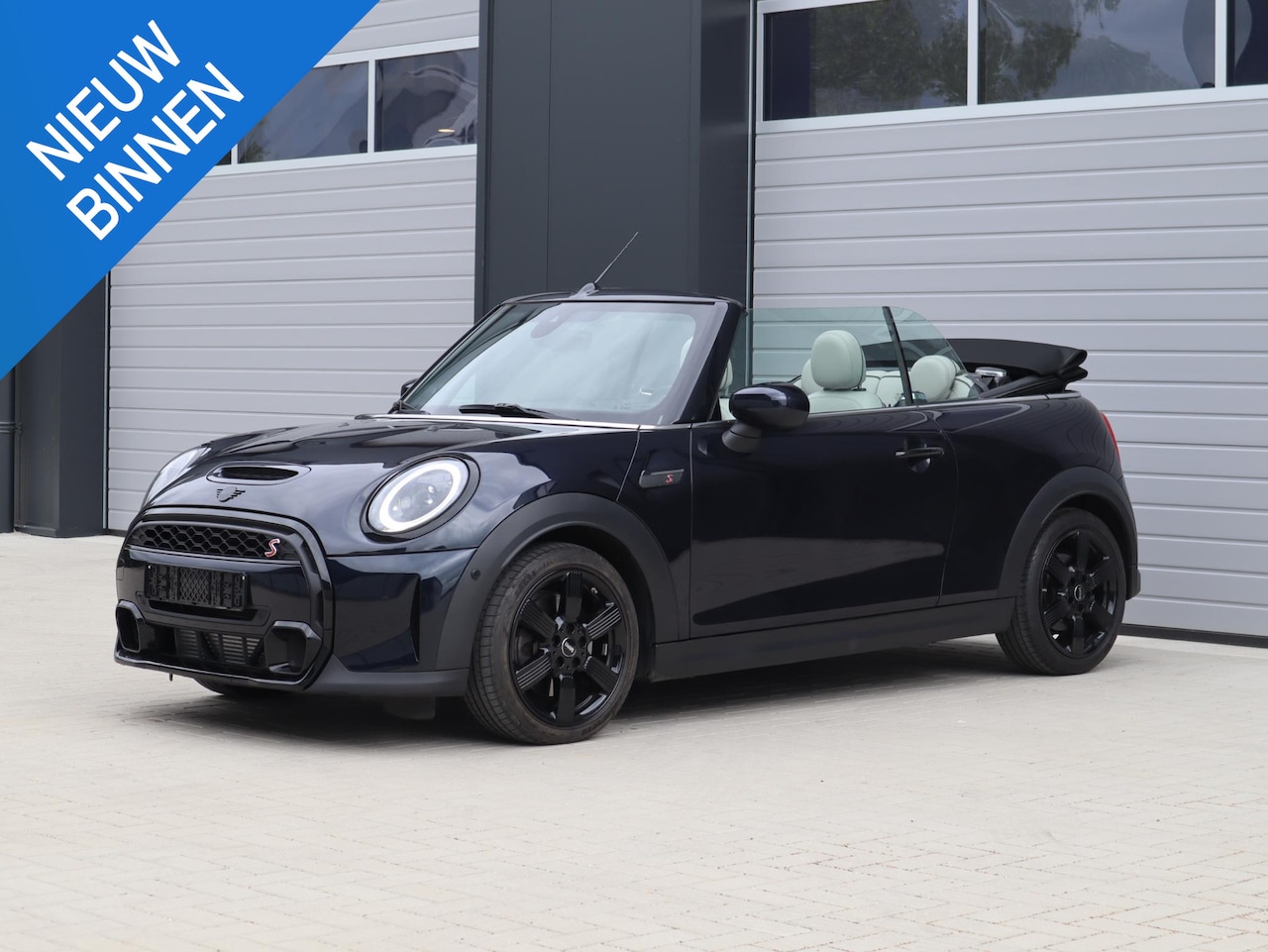 MINI Cabrio - Cooper S | H/K | 17inch | ACC | Leer! - AutoWereld.nl