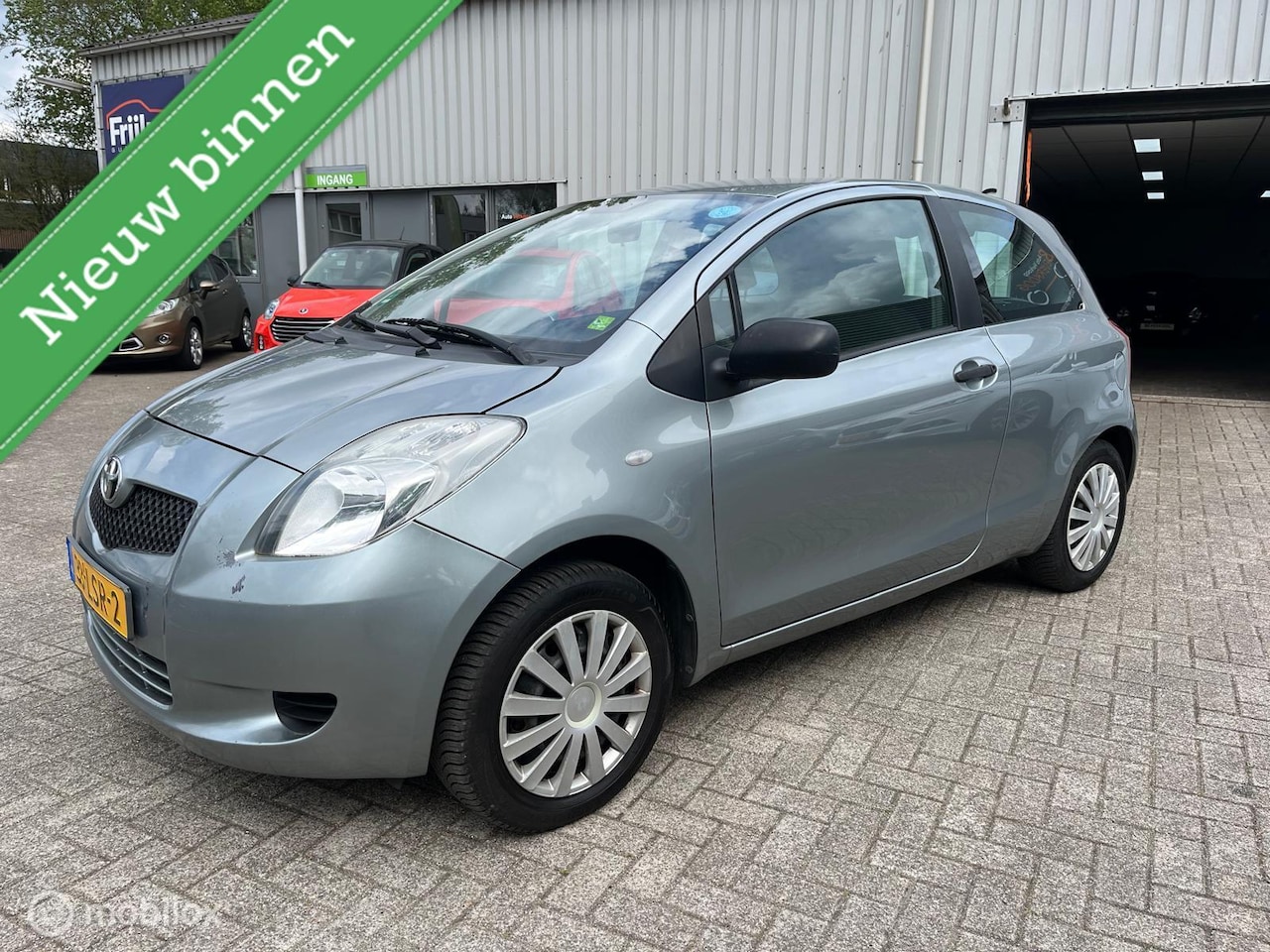 Toyota Yaris - 1.0 VVTi Idols 1.0 VVTi Idols / AIRCO - AutoWereld.nl