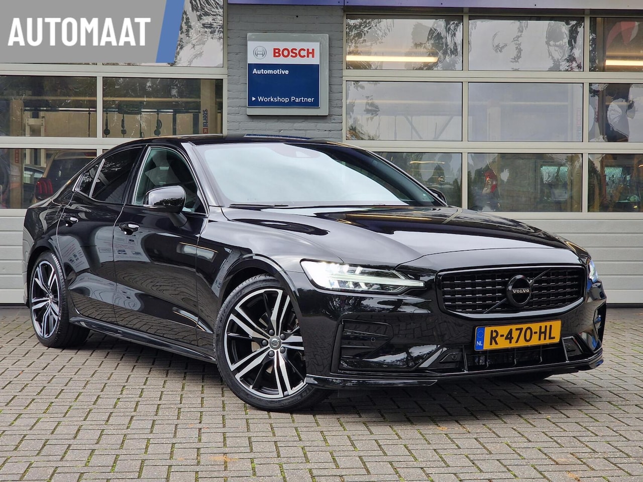 Volvo S60 - 2.0 B3 174PK |R-Design|Trekhaak|19-inch|Memory-stoelen|digi-dash|LED-koplampen| - AutoWereld.nl