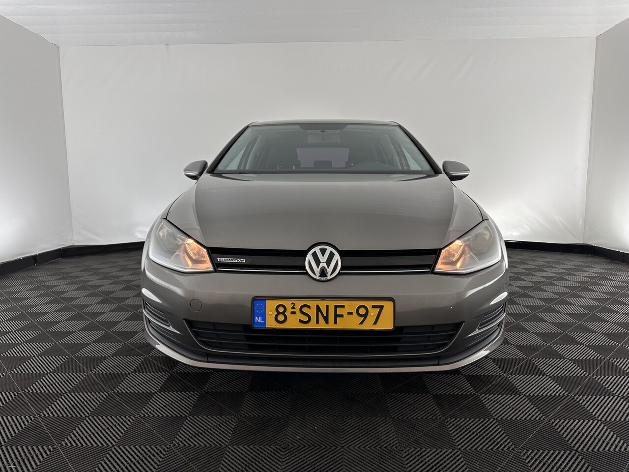Volkswagen Golf - 1.6 TDI Trendline BlueMotion (INCL-BTW) *NAVI-FULLMAP | AIRCO | CRUISE | COMFORT-SEATS | P - AutoWereld.nl